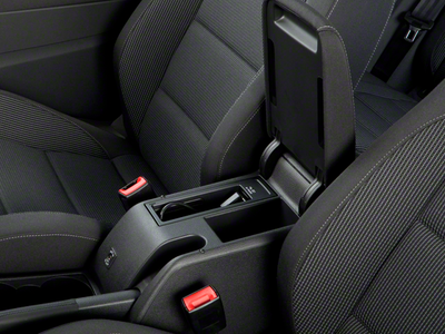 2010 Volkswagen Golf 2-Door (M5)