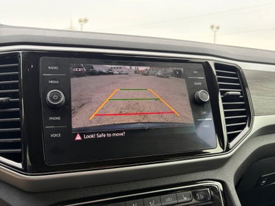 2022 Volkswagen Atlas 3.6L V6 SE w/Technology