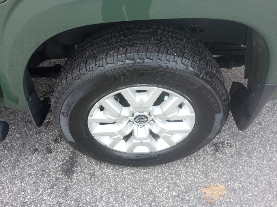 2024 Nissan Frontier Crew Cab SV 4x2