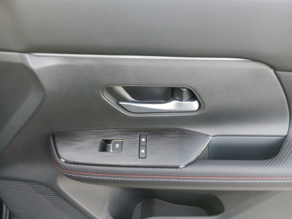 2025 Nissan Kicks SR FWD