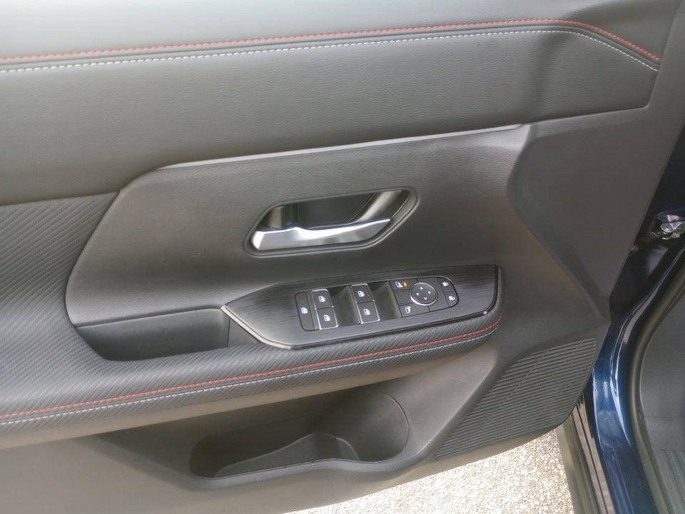 2025 Nissan Kicks SR FWD