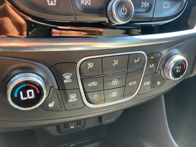 2022 Chevrolet Traverse AWD LT Cloth