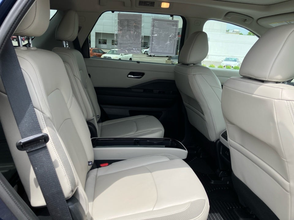 2024 Nissan Pathfinder SL 4WD