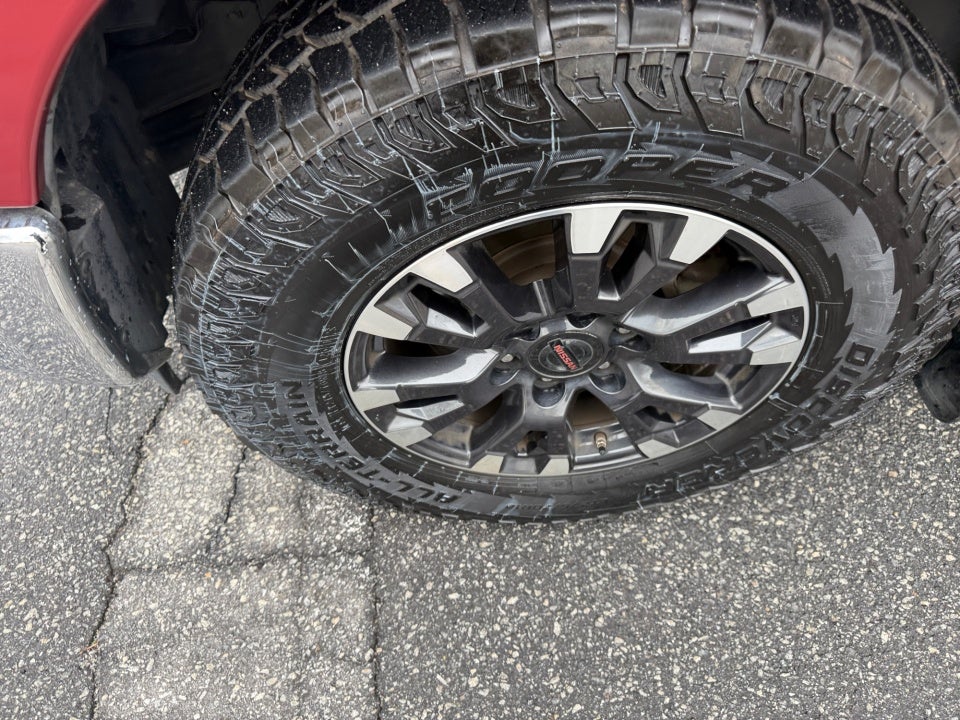 2019 Nissan TITAN SV