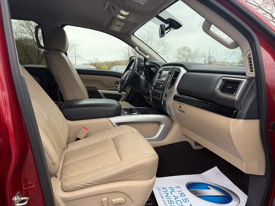 2019 Nissan TITAN SV