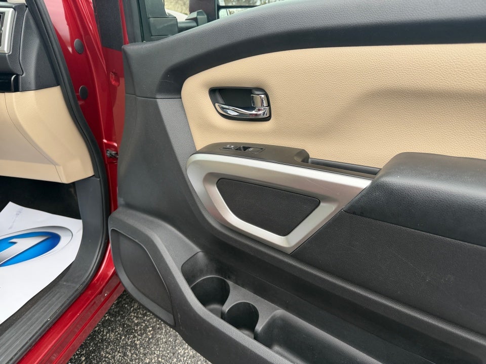 2019 Nissan TITAN SV