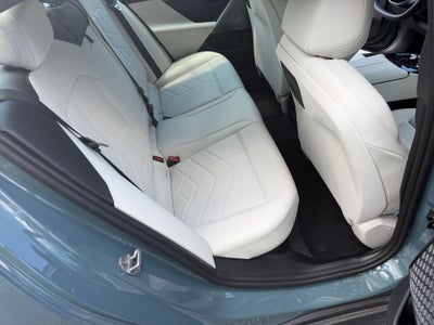2024 BMW 530i 530i