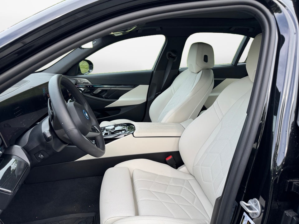 2026 BMW 550e xDrive