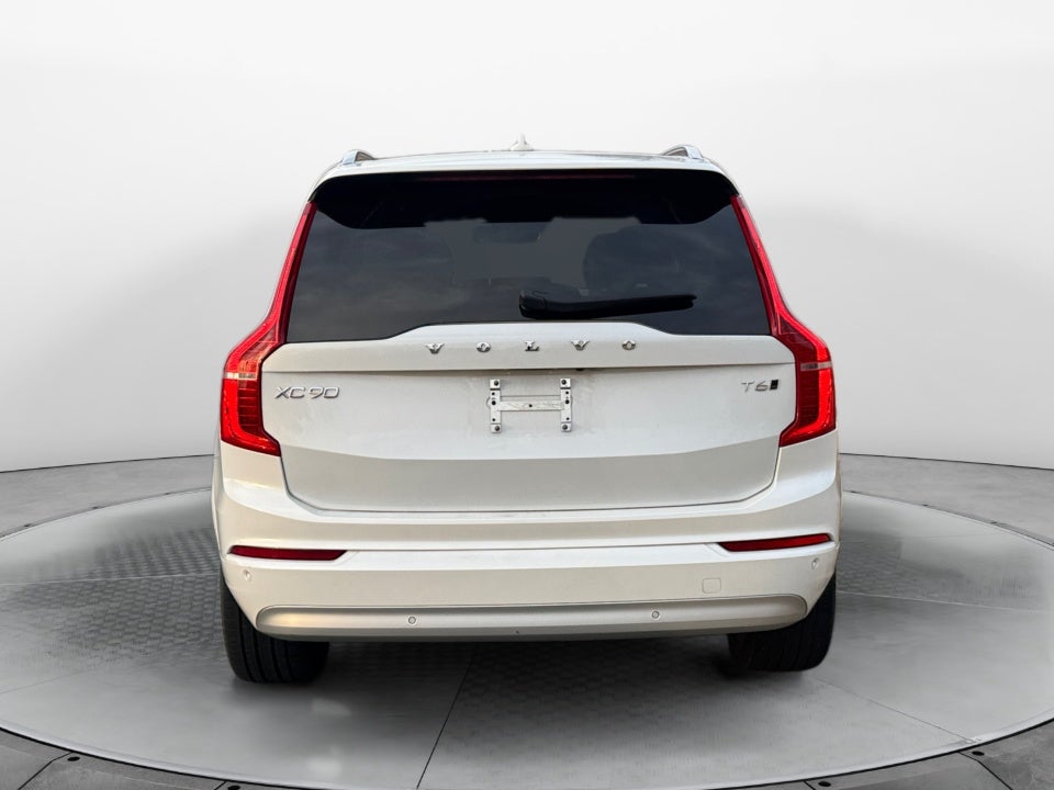 2022 Volvo XC90 T6 Momentum 7 Passenger