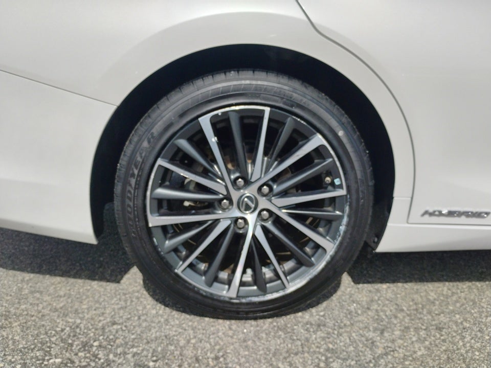 2022 Lexus ES 300h ES 300h