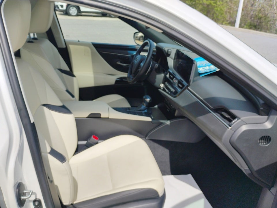 2022 Lexus ES 300h ES 300h