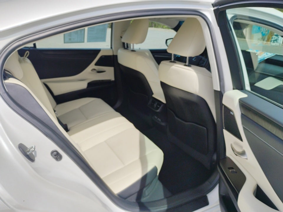 2022 Lexus ES 300h ES 300h