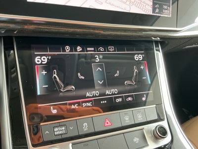 2022 Audi Q7 Premium Plus 55 TFSI quattro Tiptronic