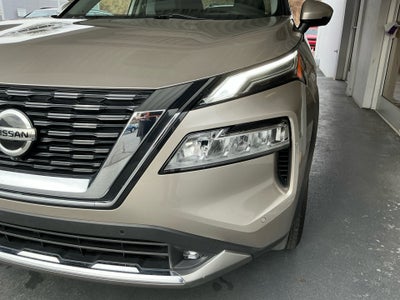 2021 Nissan Rogue Platinum FWD