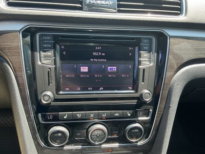 2018 Volkswagen Passat 2.0T SE