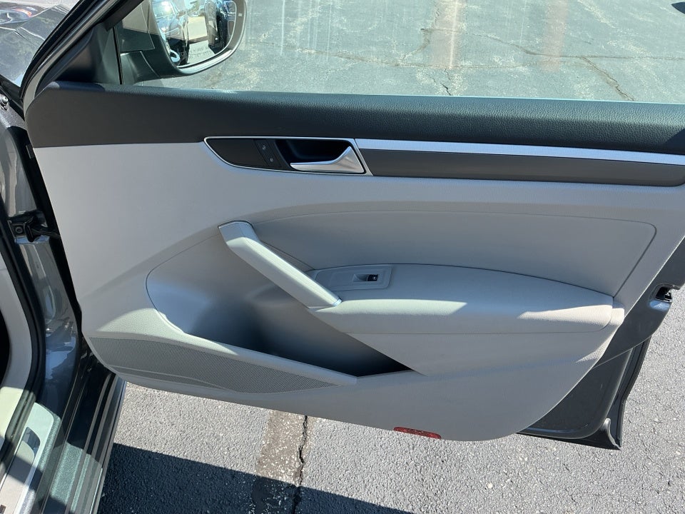 2017 Volkswagen Passat 1.8T R-Line