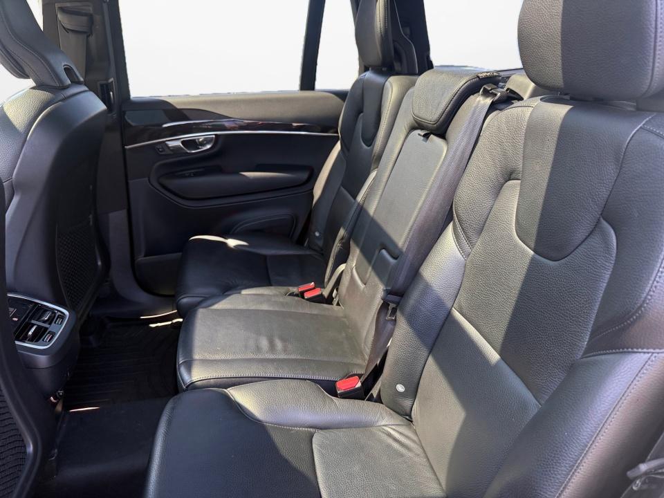2019 Volvo XC90 Momentum