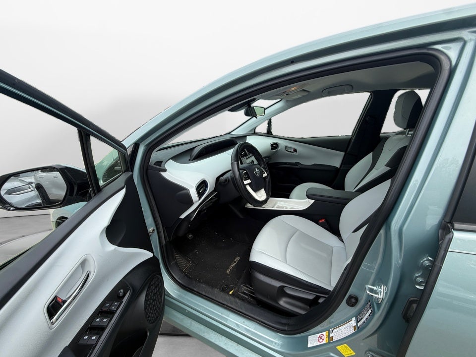 2017 Toyota Prius Three Touring
