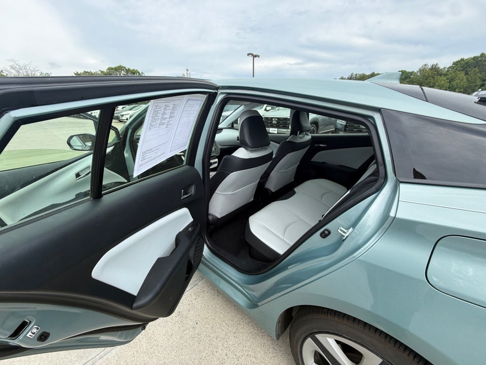 2017 Toyota Prius Three Touring