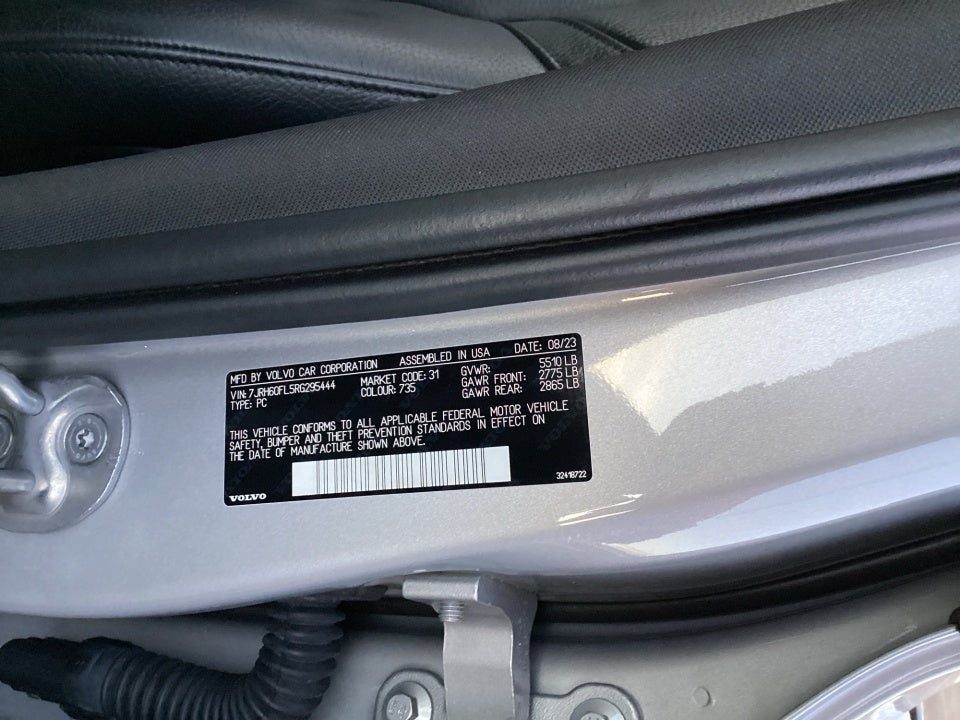 2024 Volvo S60 Recharge Plug-In Hybrid T8 Plus Dark Theme