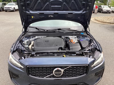 2024 Volvo S60 Recharge Plug-In Hybrid T8 Ultimate Dark Theme