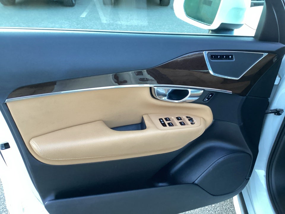 2018 Volvo XC90 T6 Momentum