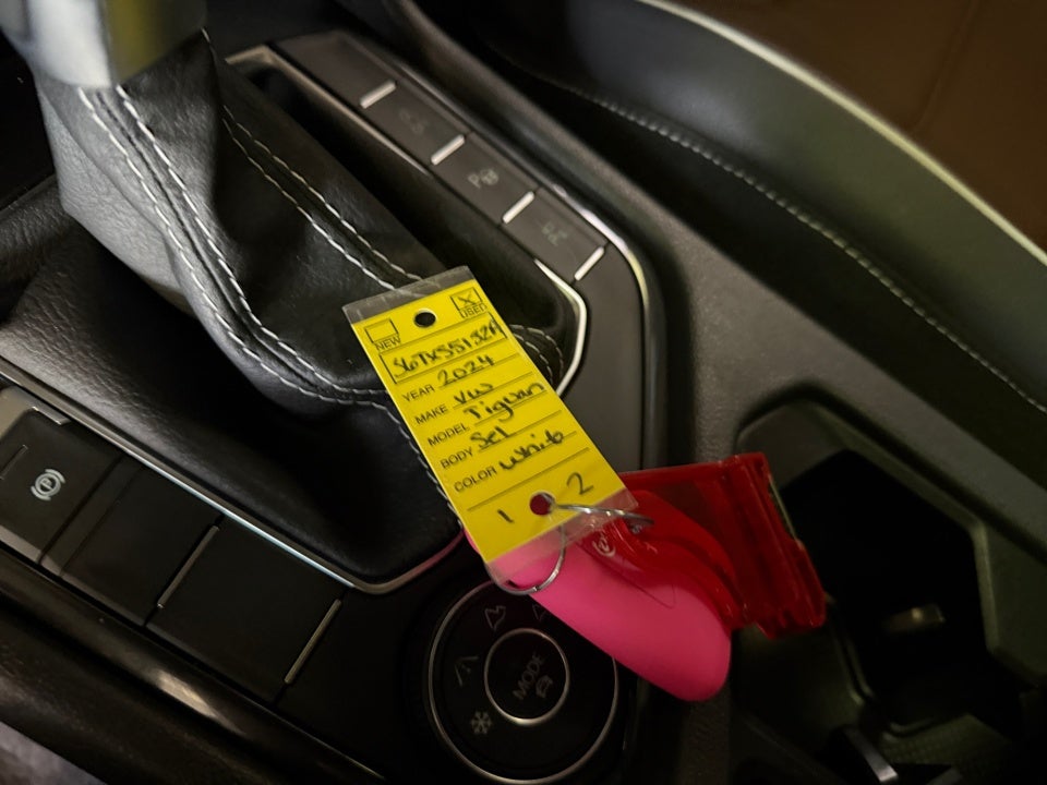 2024 Volkswagen Tiguan 2.0T SEL R-Line