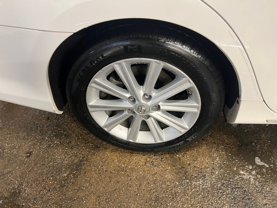 2012 Toyota Camry Hybrid XLE