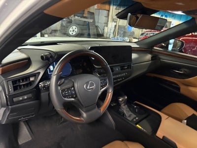 2025 Lexus ES 300h ES 300h Luxury