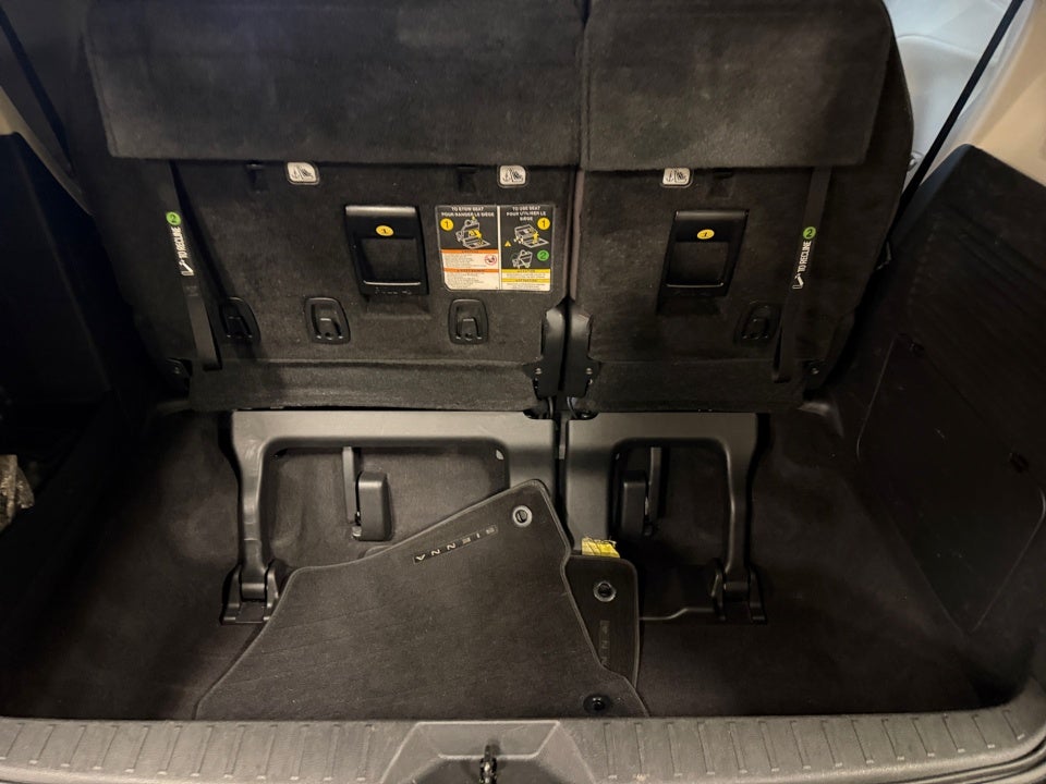 2022 Toyota Sienna Platinum