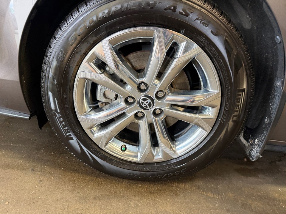 2022 Toyota Sienna Platinum