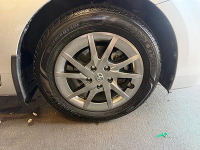 2017 Toyota Prius v Three