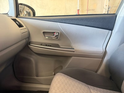 2017 Toyota Prius v Three
