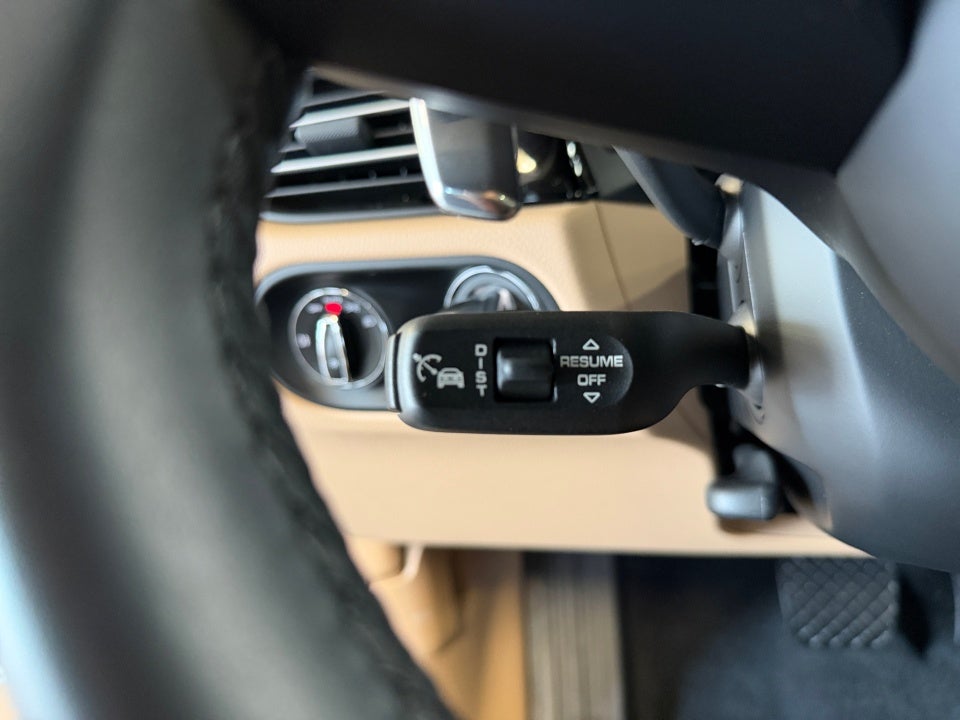2022 Porsche Macan AWD