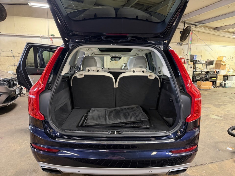 2019 Volvo XC90 T6 Momentum