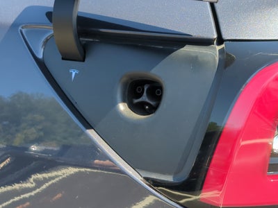 2022 Tesla Model 3 RWD