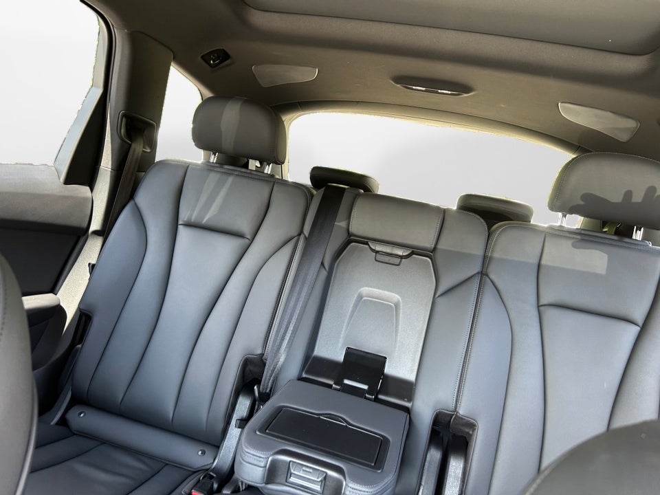 2022 Audi Q7 Premium Plus