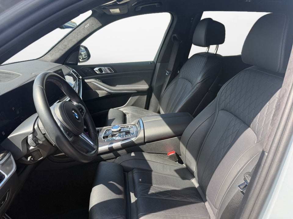 2024 BMW X7 M60i