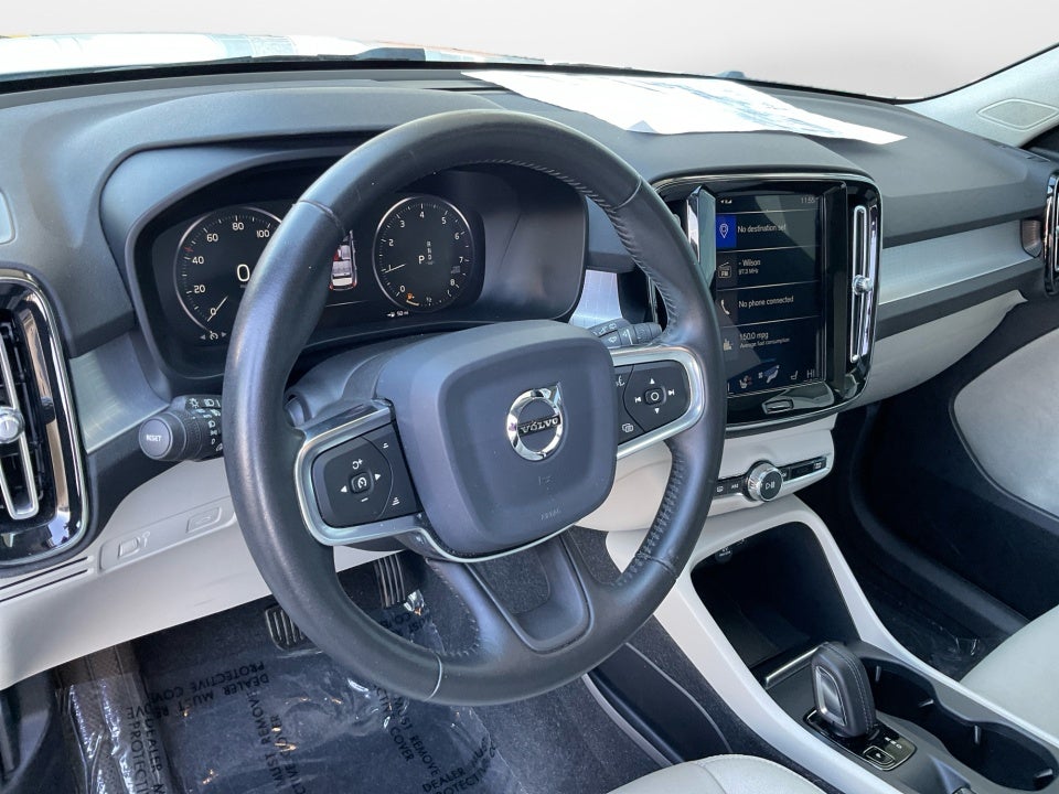 2020 Volvo XC40 Momentum