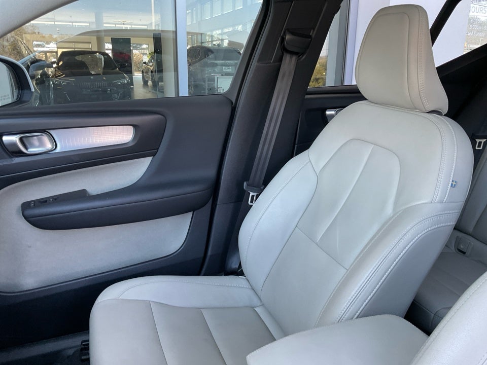2020 Volvo XC40 Momentum