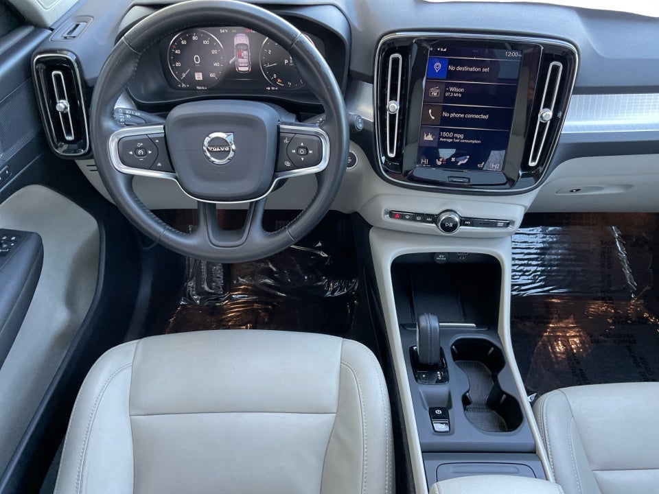 2020 Volvo XC40 Momentum