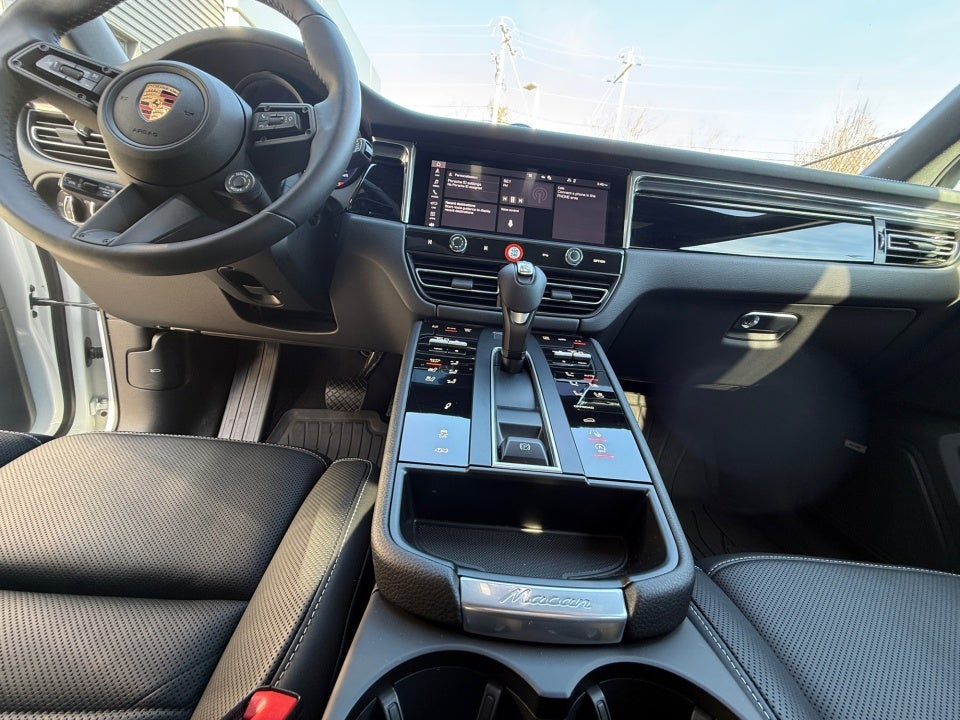 2025 Porsche Macan T