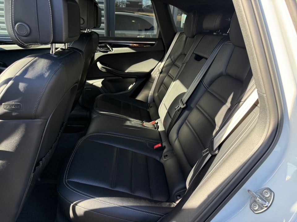 2025 Porsche Macan T