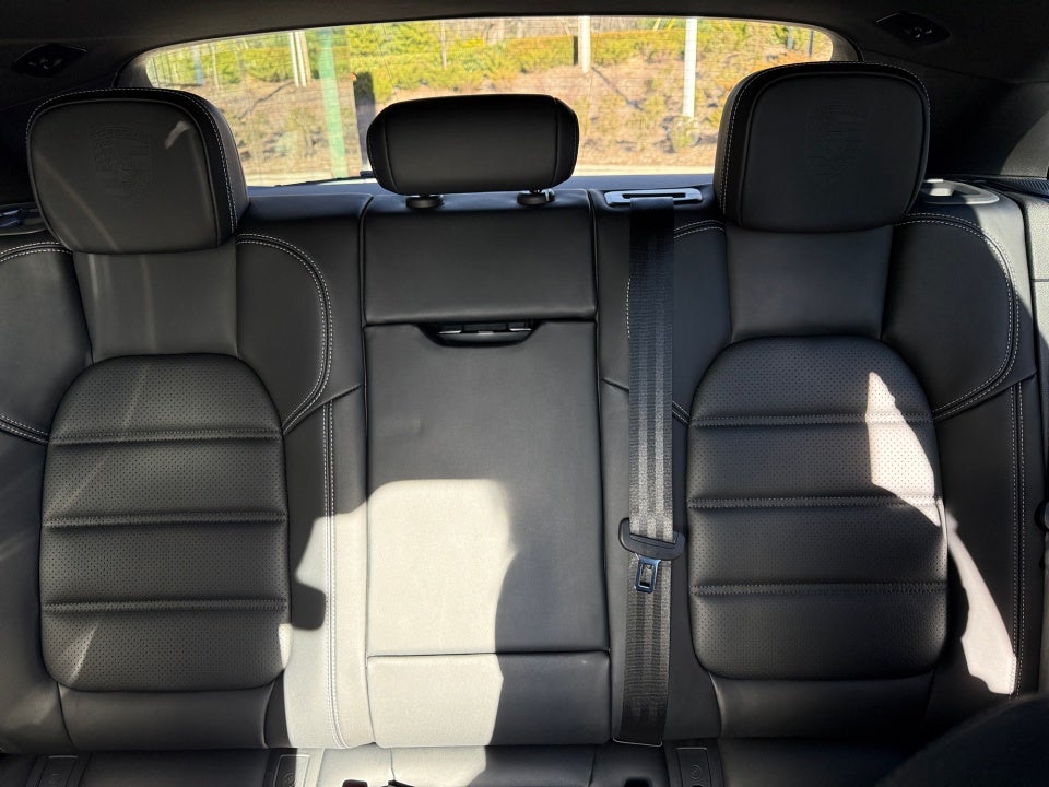 2025 Porsche Macan T