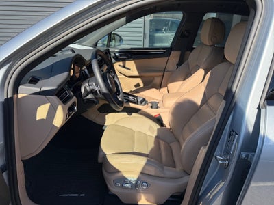 2025 Porsche Macan T