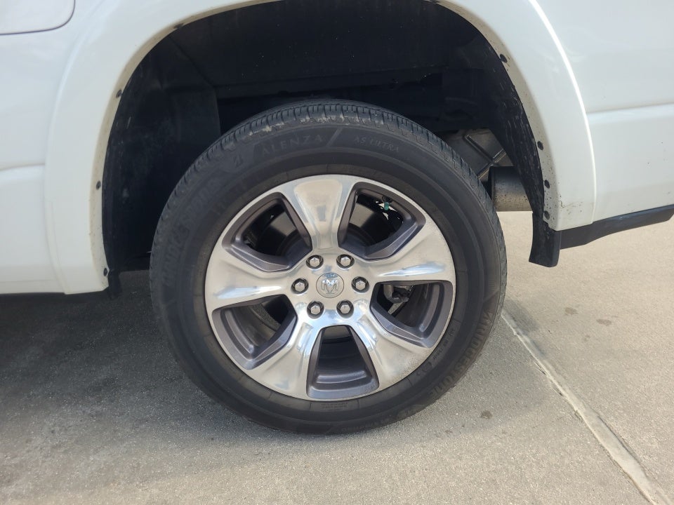 2020 RAM 1500 Laramie Crew Cab 4x4 6'4" Box