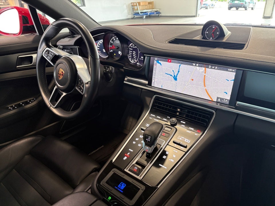2018 Porsche Panamera 4