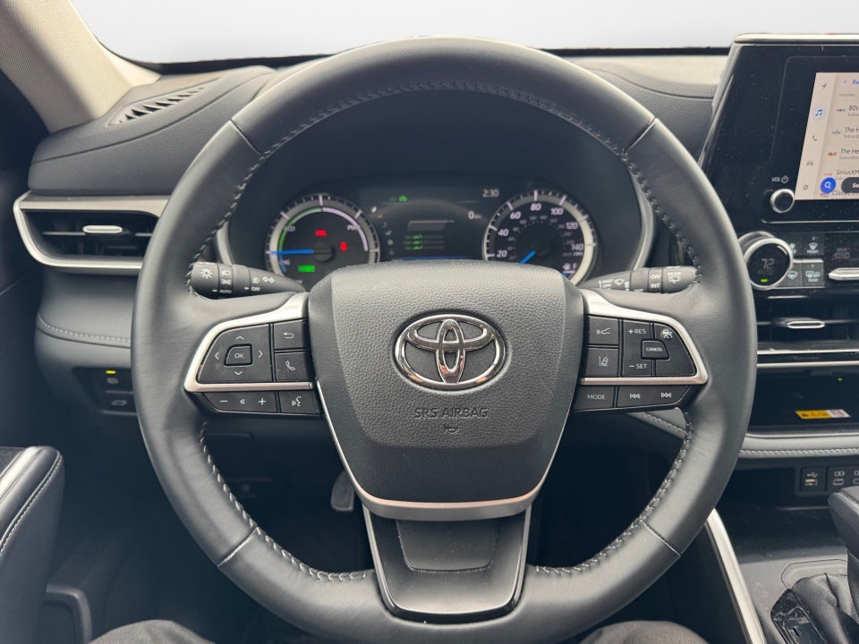 2025 Toyota Highlander Hybrid XLE