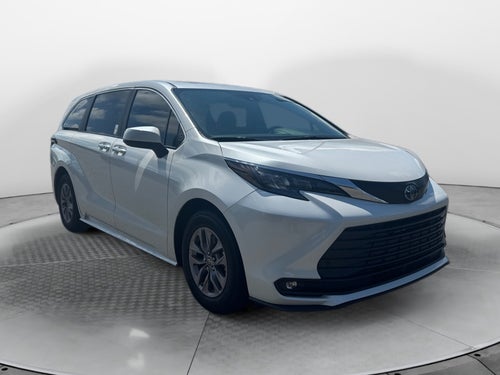 2025 Toyota Sienna XLE