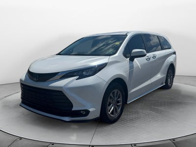 2025 Toyota Sienna XLE